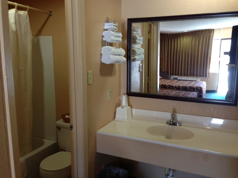 Oyo Hotel Groesbeck Luaran gambar