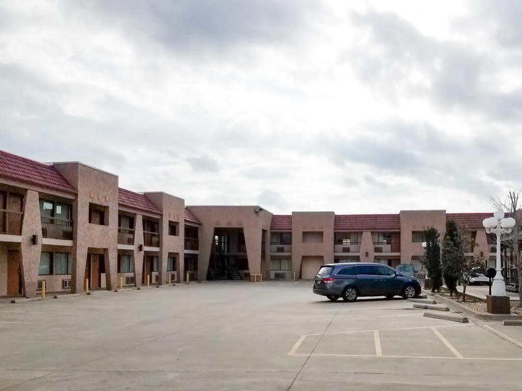 Oyo Hotel Groesbeck Luaran gambar