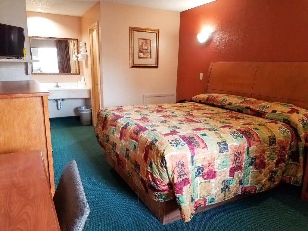 Oyo Hotel Groesbeck Luaran gambar