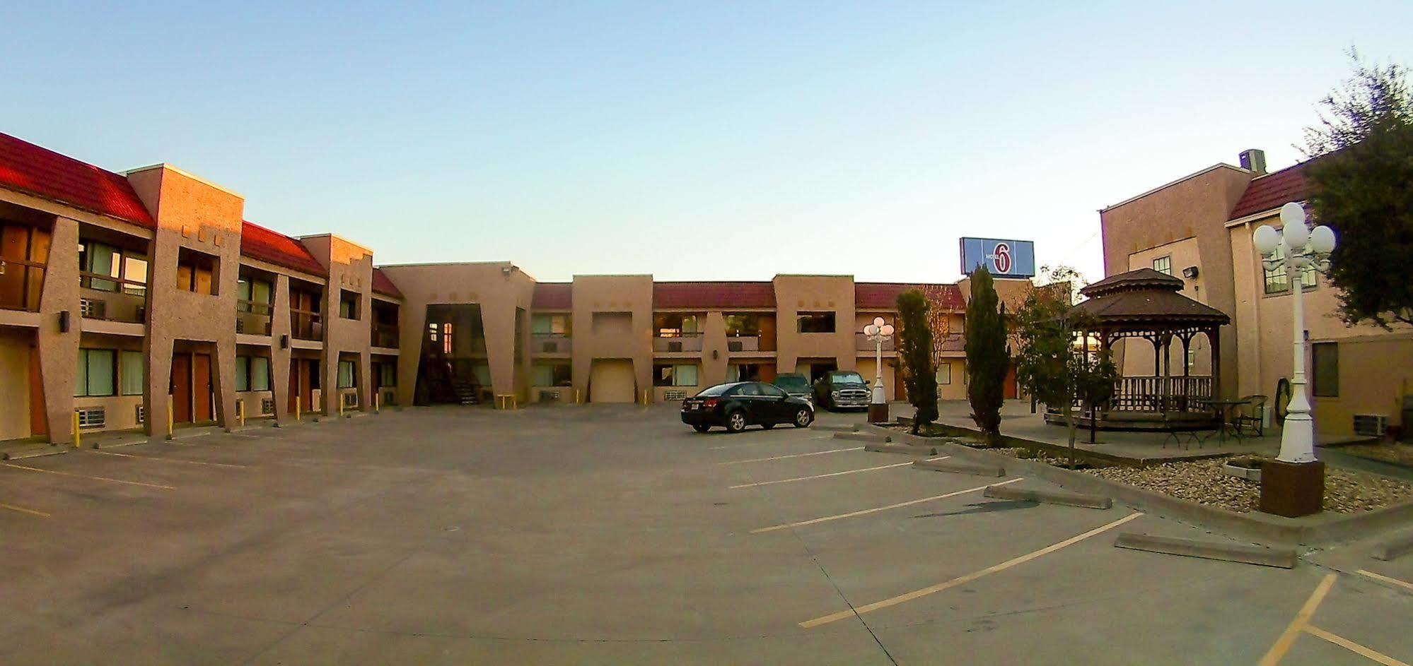 Oyo Hotel Groesbeck Luaran gambar
